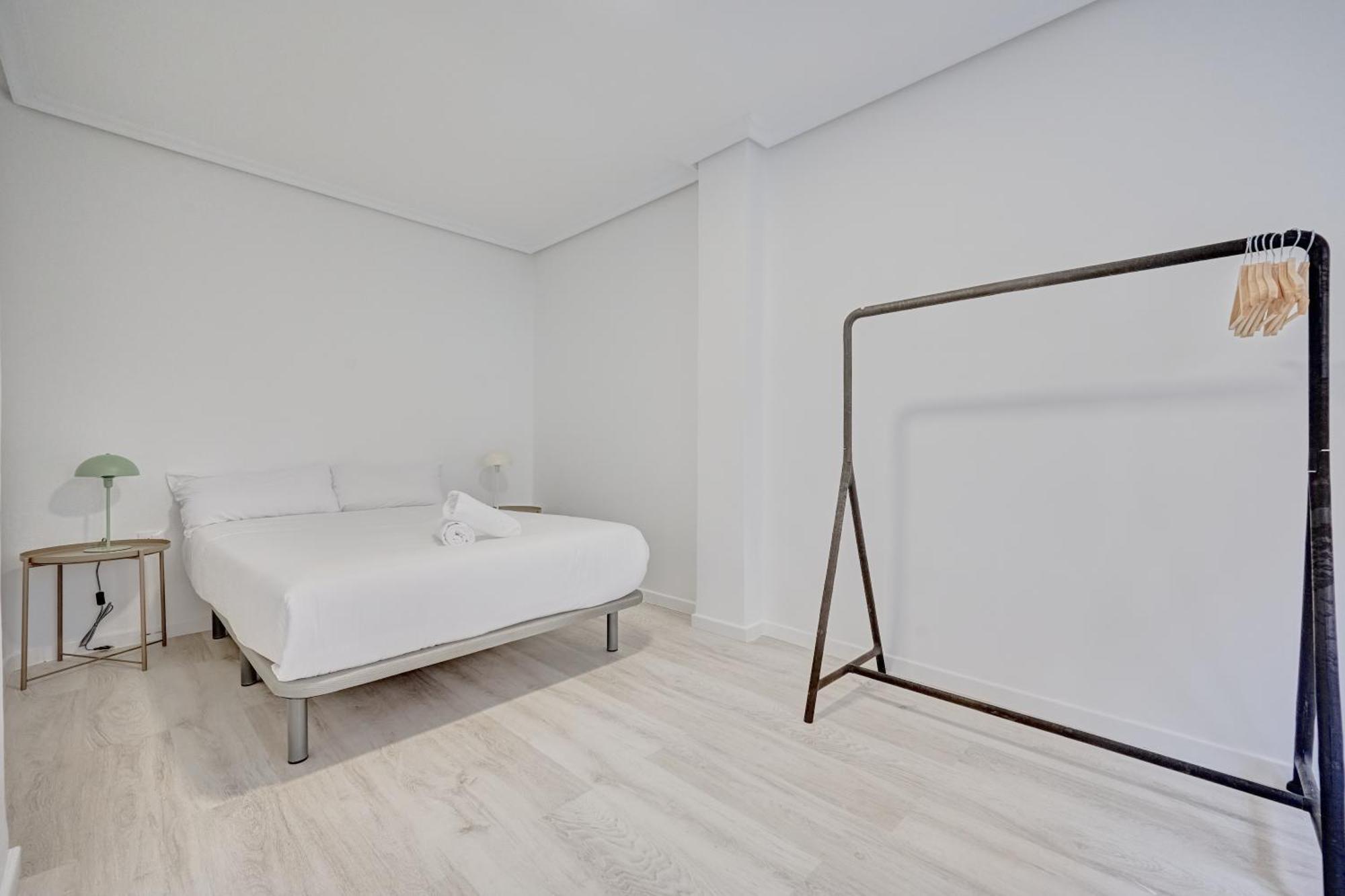 La Casita Del Artista By Clabao * Logroño